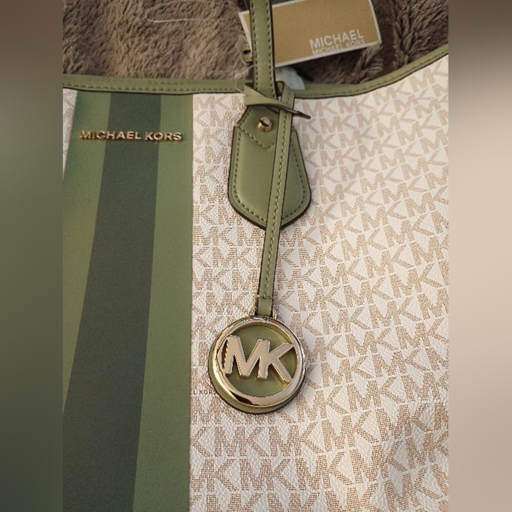 Michael Kors Extra large tote Bag with attached pouchette...New with Tags